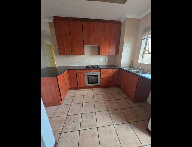 2 BEDROOM PROPERTY TO RENT IN SONNEVELD